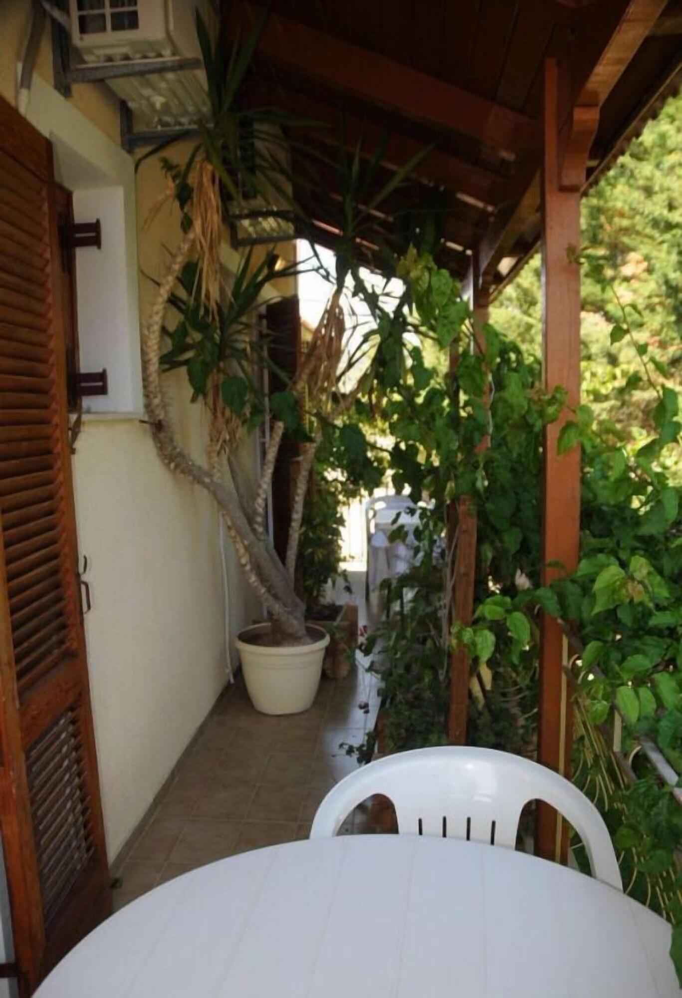 Livathos  Helena'S Studios מראה חיצוני תמונה